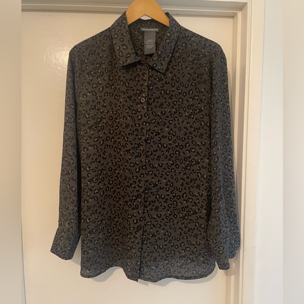 Chelsea & Theodore cheetah print long-sleeve blouse